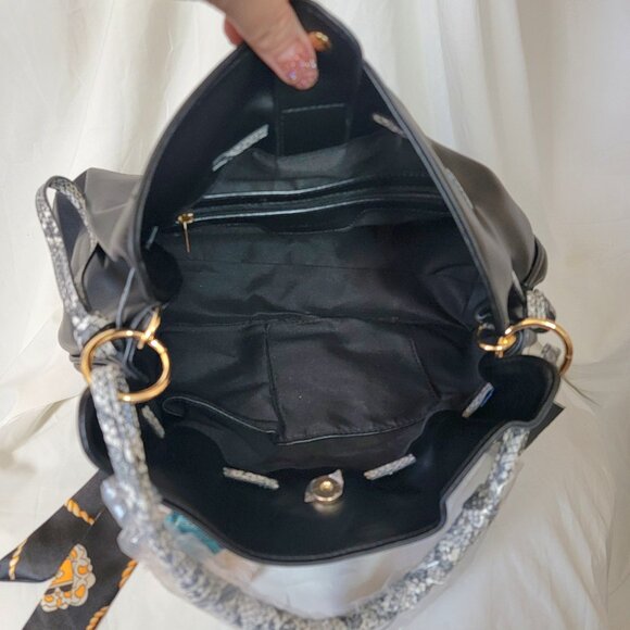Badgley Mischka Black Slouchy Women’s Crossbody Handbag w/ Bow~ Non-Smkng ~ NWT - Picture 8 of 9